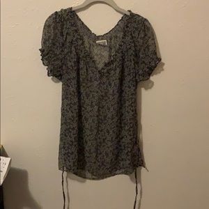 Button front sheet t shirt. Grey floral pattern.